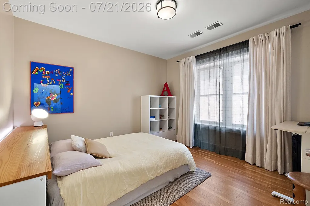 443 E Ferry Street Detroit City MI 48202