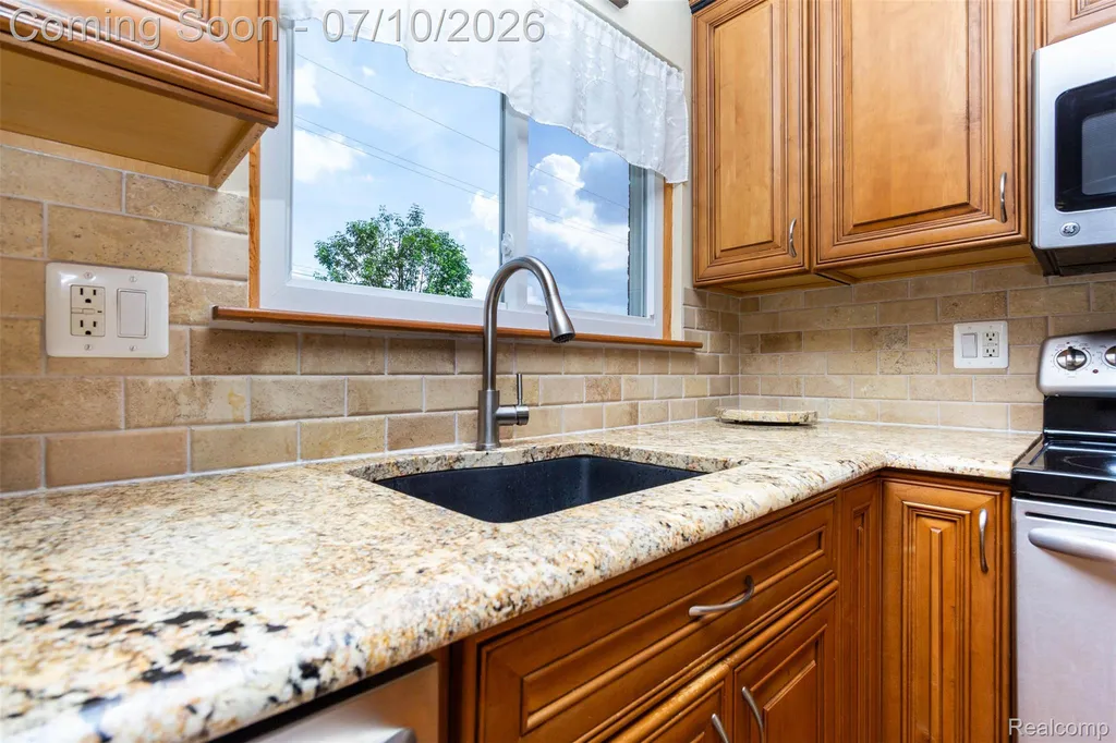 9807 Fairbanks Street Van Buren Charter Township MI 48111