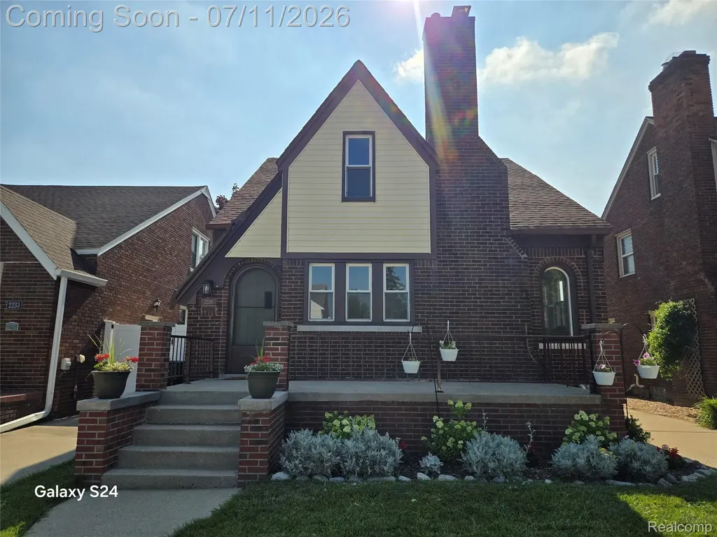 2239 22nd 22nd Street Wyandotte City MI 48192