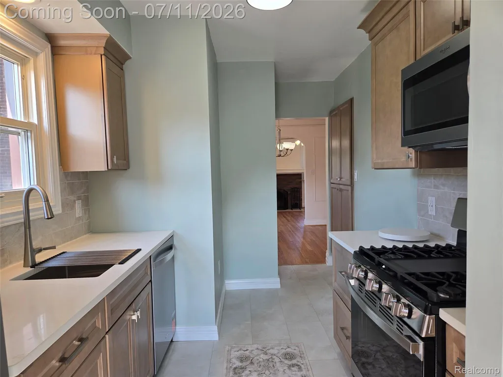 2239 22nd 22nd Street Wyandotte City MI 48192