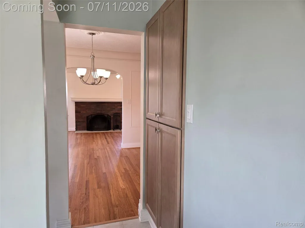 2239 22nd 22nd Street Wyandotte City MI 48192