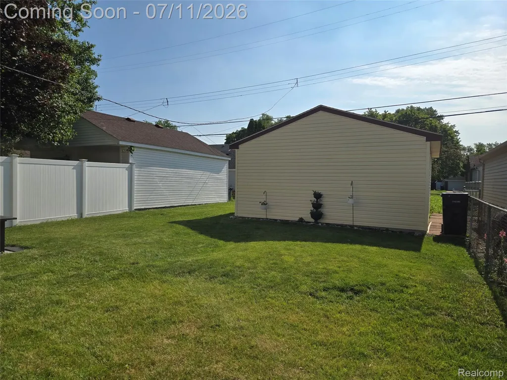 2239 22nd 22nd Street Wyandotte City MI 48192
