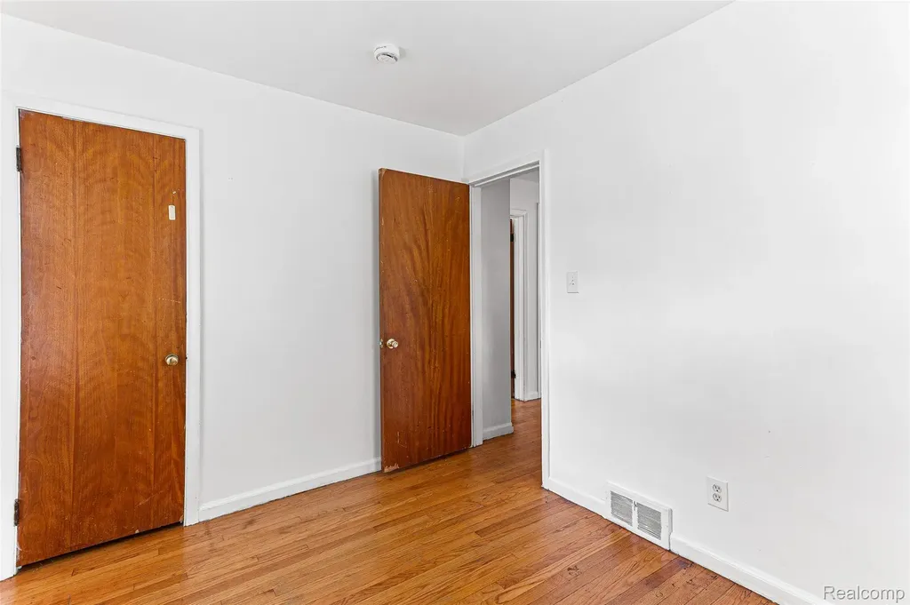 19789 Plainview Avenue Detroit City MI 48219