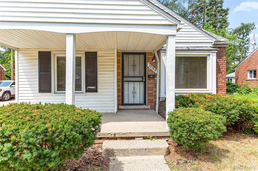 19789 Plainview Avenue Detroit City MI 48219