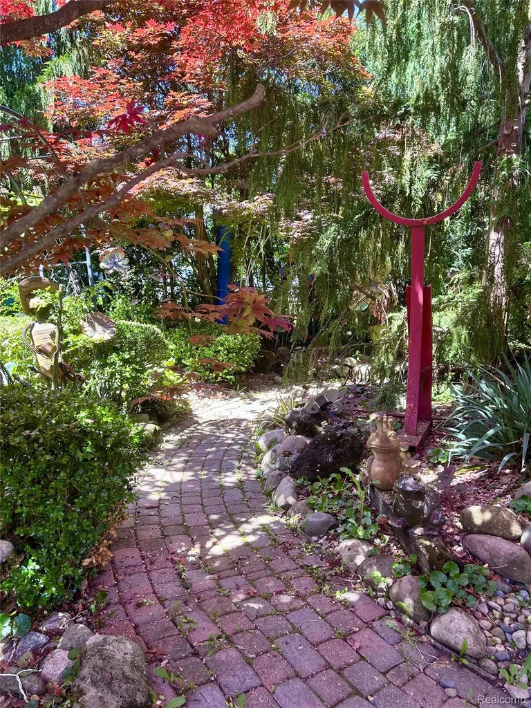 5236 Patrick Road West Bloomfield Charter Township MI 48322