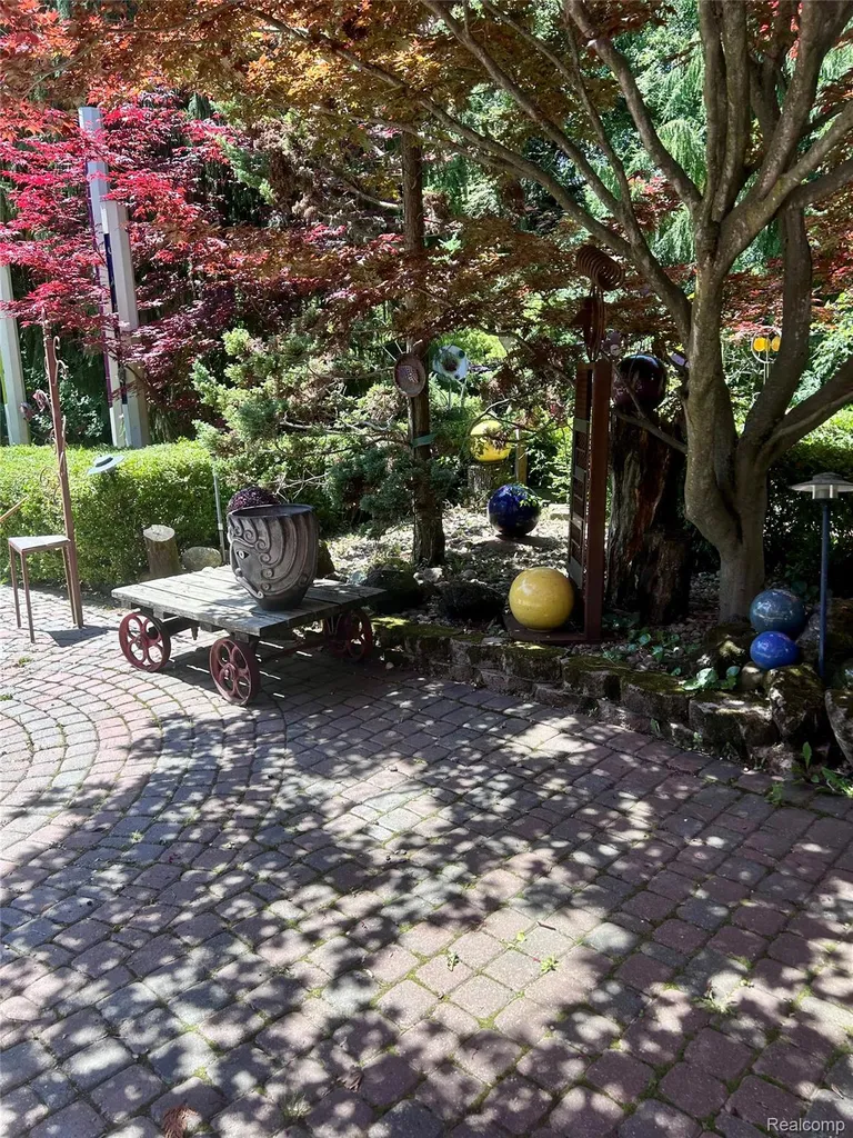 5236 Patrick Road West Bloomfield Charter Township MI 48322