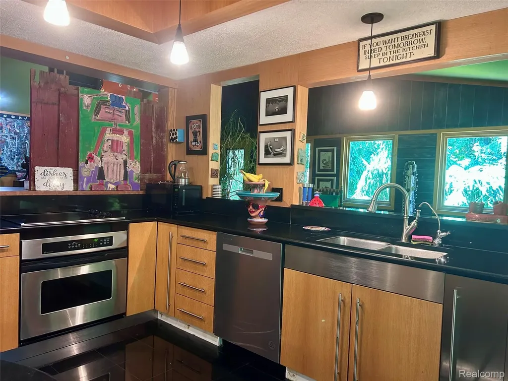 5236 Patrick Road West Bloomfield Charter Township MI 48322