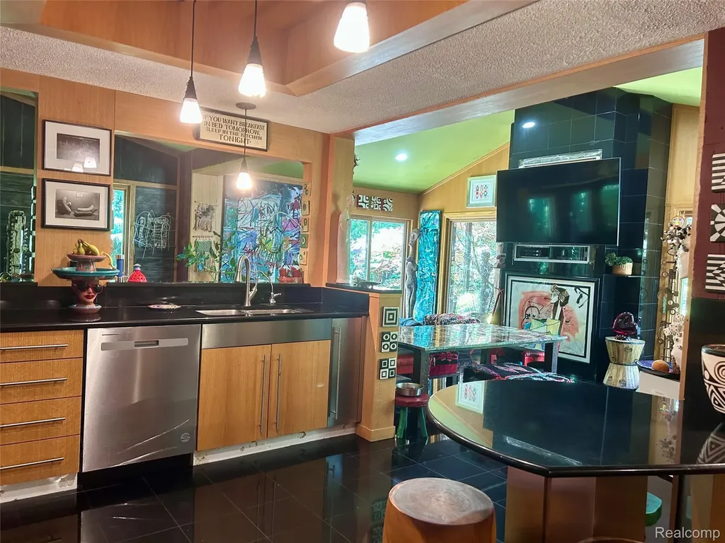 5236 Patrick Road West Bloomfield Charter Township MI 48322
