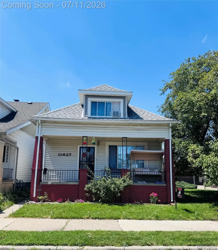 11627 Gallagher Hamtramck City MI 48212