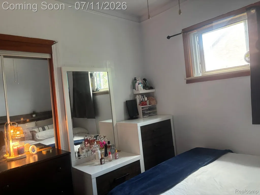 11627 Gallagher Hamtramck City MI 48212