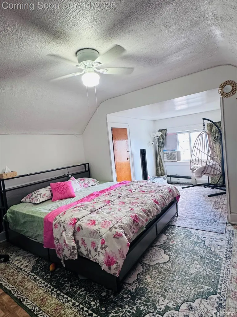11627 Gallagher Hamtramck City MI 48212