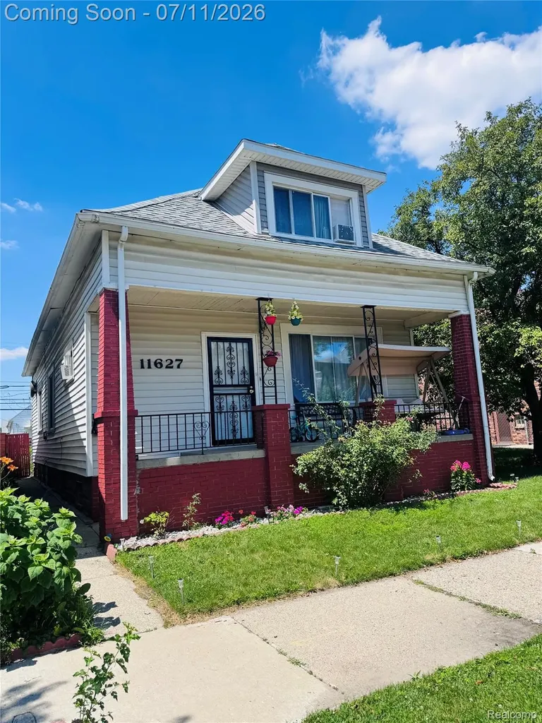 11627 Gallagher Hamtramck City MI 48212