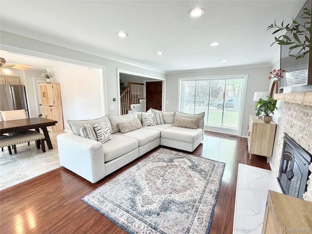 47244 Meadowbrook Drive Macomb Township MI 48044