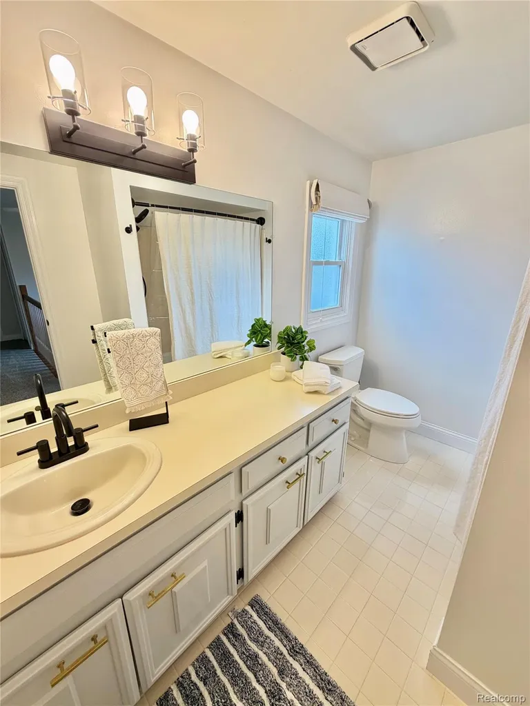 47244 Meadowbrook Drive Macomb Township MI 48044