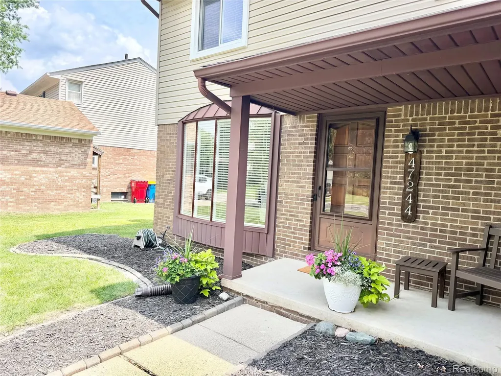 47244 Meadowbrook Drive Macomb Township MI 48044