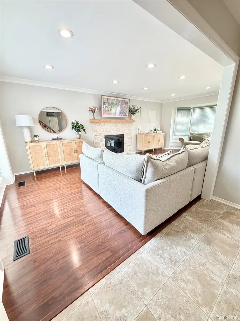 47244 Meadowbrook Drive Macomb Township MI 48044