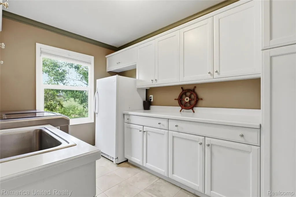 12825 Larkins Road Brighton Township MI 48114