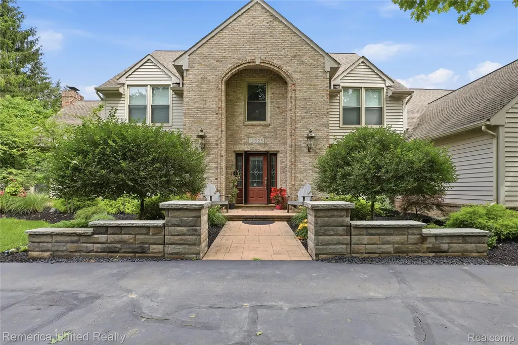 12825 Larkins Road Brighton Township MI 48114
