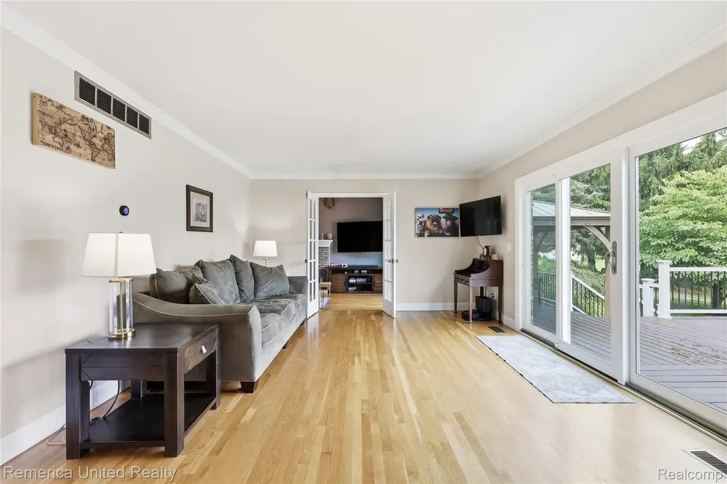 12825 Larkins Road Brighton Township MI 48114
