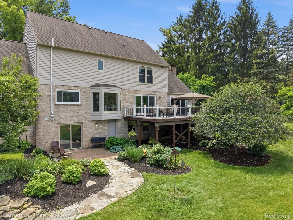 12825 Larkins Road Brighton Township MI 48114