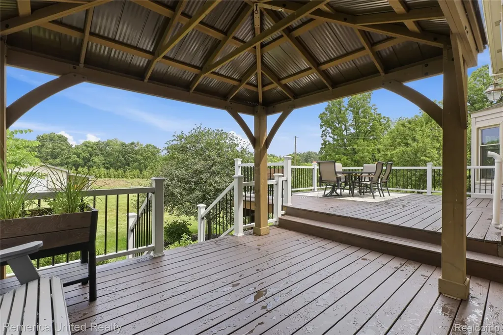 12825 Larkins Road Brighton Township MI 48114