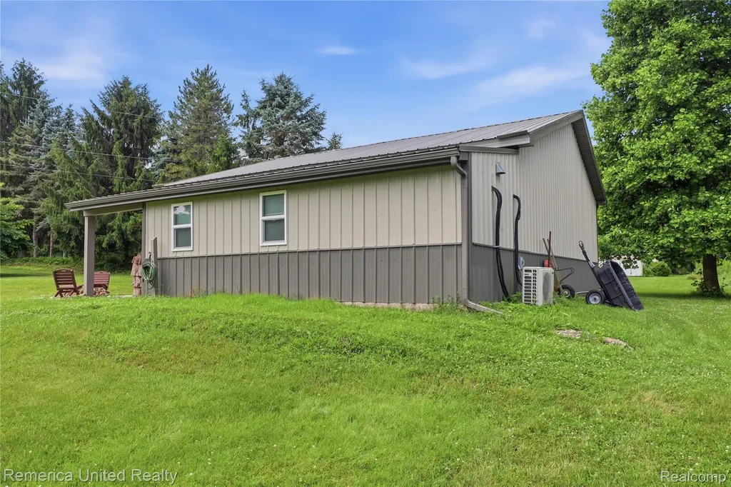 12825 Larkins Road Brighton Township MI 48114