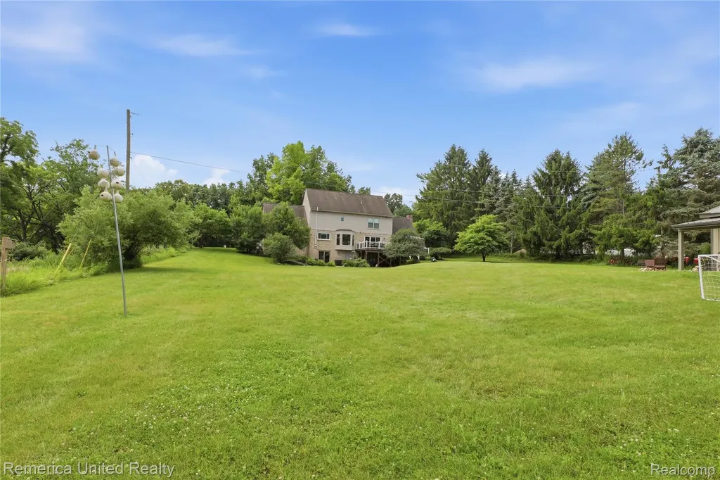 12825 Larkins Road Brighton Township MI 48114