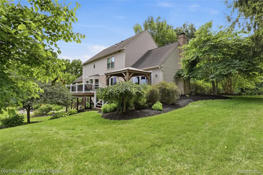 12825 Larkins Road Brighton Township MI 48114