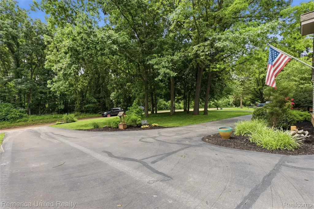12825 Larkins Road Brighton Township MI 48114