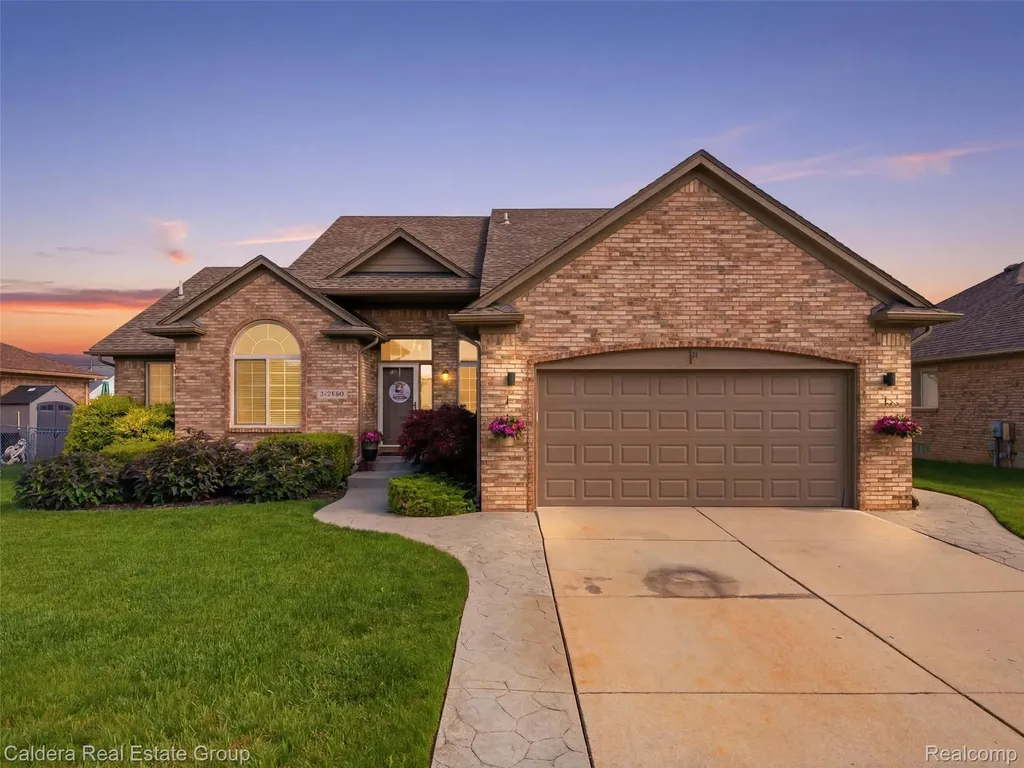 22449 Bluewater Drive Macomb Township MI 48044