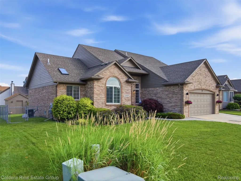 22449 Bluewater Drive Macomb Township MI 48044
