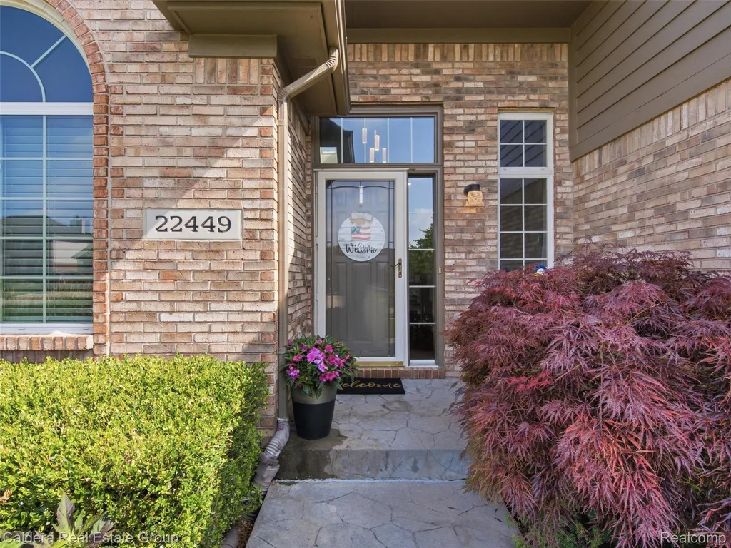 22449 Bluewater Drive Macomb Township MI 48044