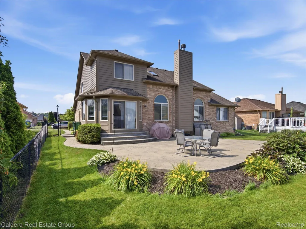 22449 Bluewater Drive Macomb Township MI 48044