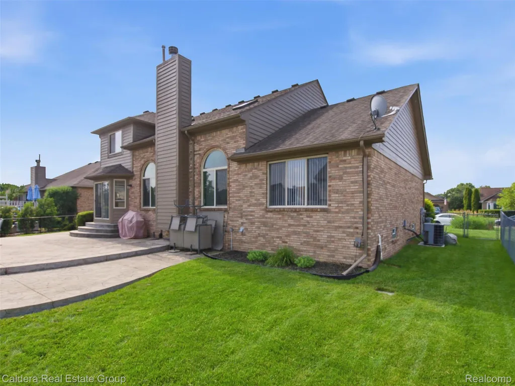 22449 Bluewater Drive Macomb Township MI 48044