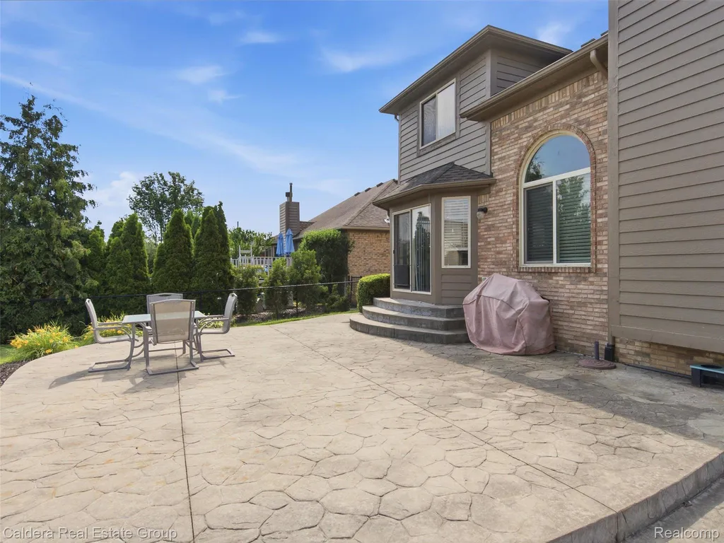 22449 Bluewater Drive Macomb Township MI 48044