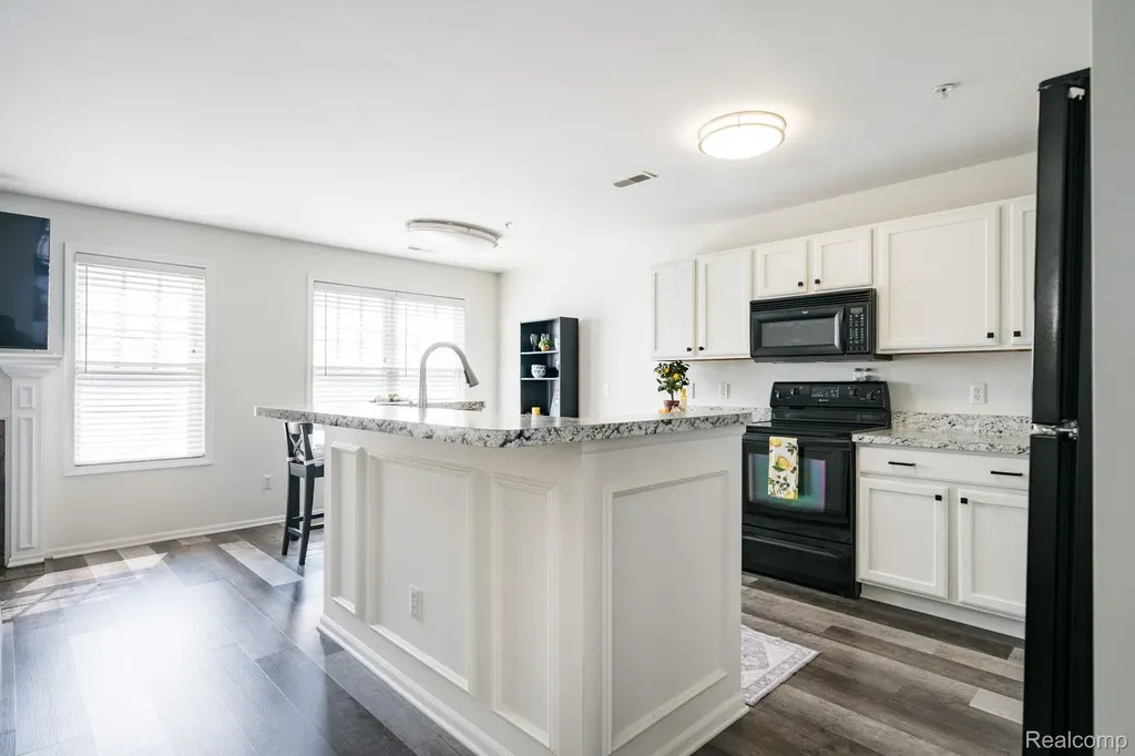 192 Amys Walk Auburn Hills City MI 48326