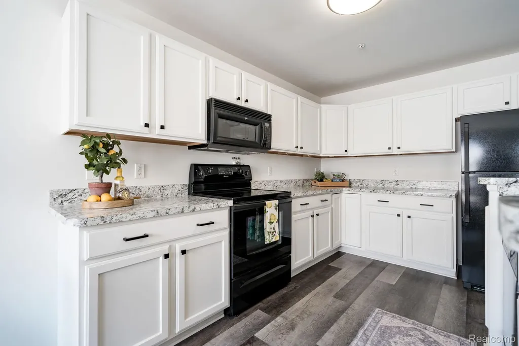 192 Amys Walk Auburn Hills City MI 48326