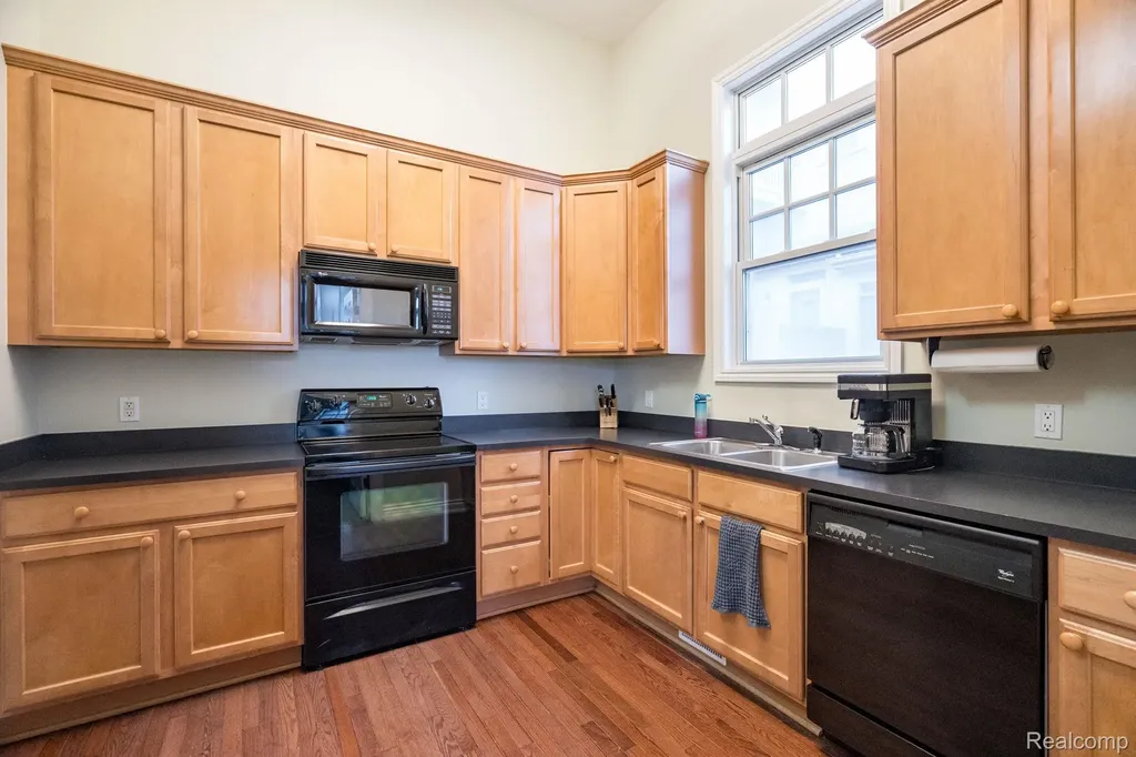 192 Amys Walk Auburn Hills City MI 48326