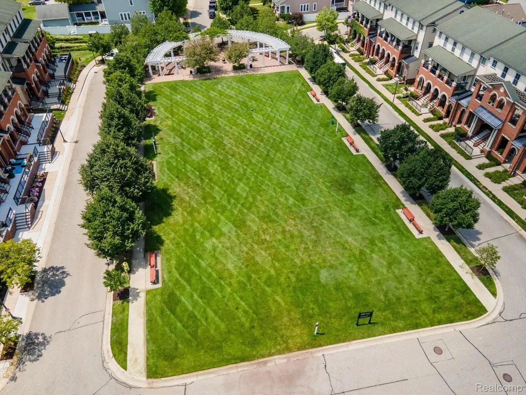 192 Amys Walk Auburn Hills City MI 48326