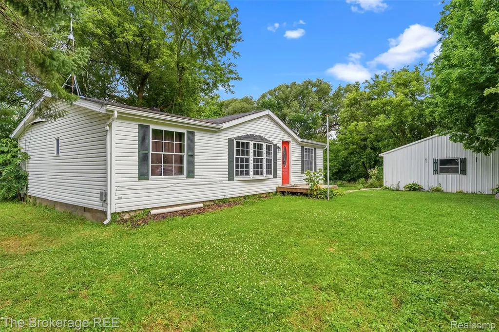 6829 West Street North Branch Village MI 48461