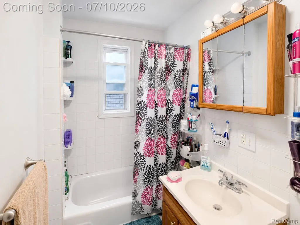2461 Andrus Street Hamtramck City MI 48212