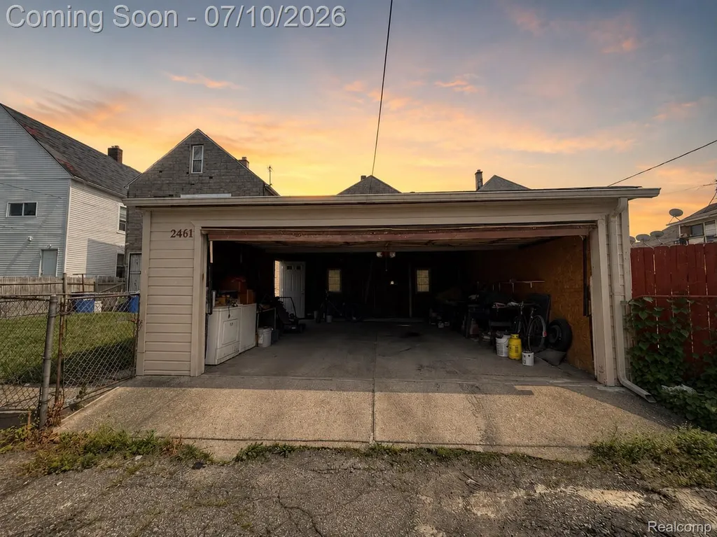 2461 Andrus Street Hamtramck City MI 48212