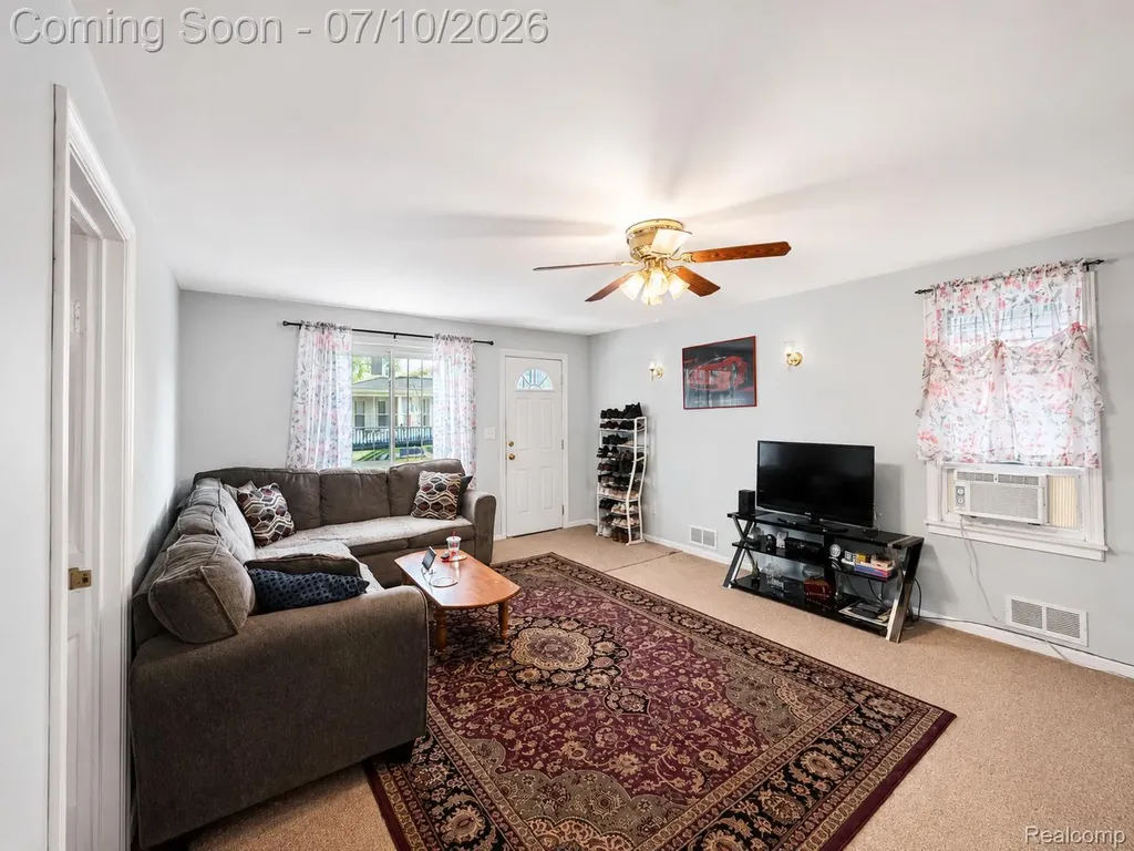 2461 Andrus Street Hamtramck City MI 48212