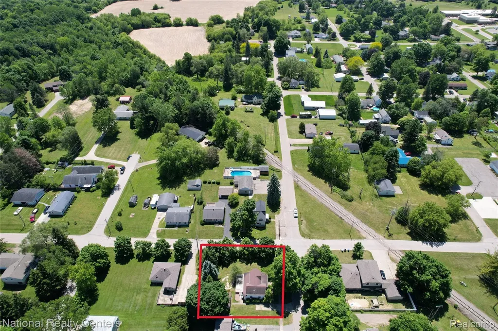6053 3rd Street Mayville Village MI 48744