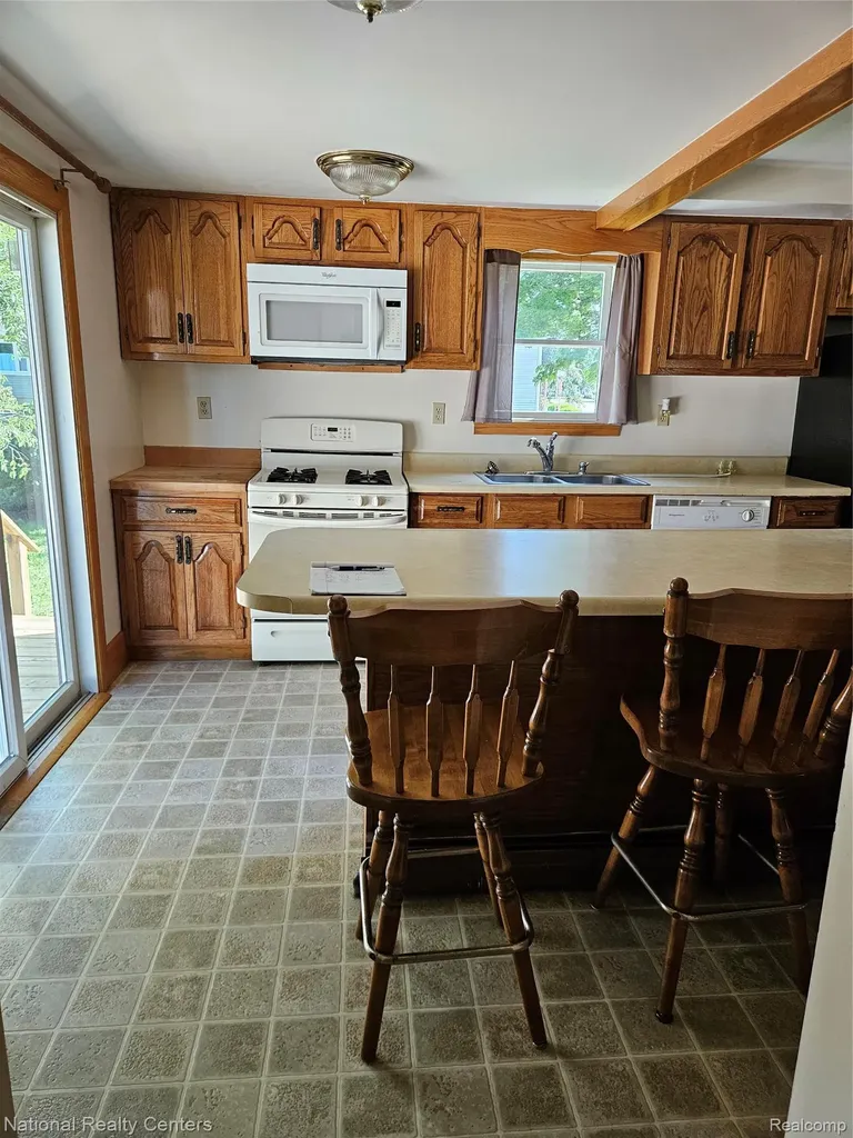 6053 3rd Street Mayville Village MI 48744