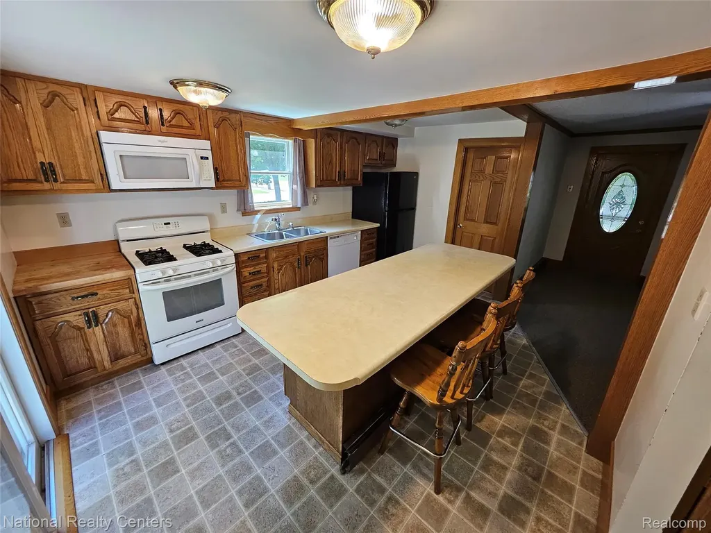 6053 3rd Street Mayville Village MI 48744