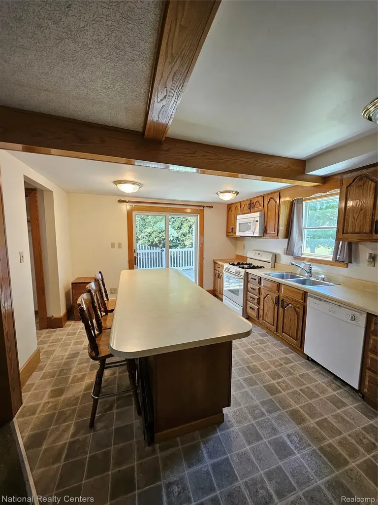 6053 3rd Street Mayville Village MI 48744