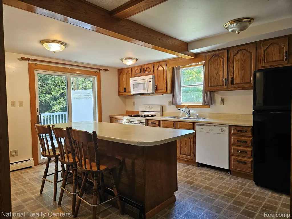 6053 3rd Street Mayville Village MI 48744