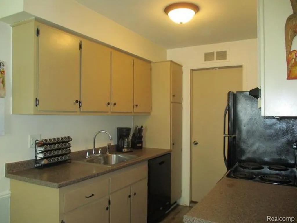24608 Spring Lane Harrison Charter Township MI 48045