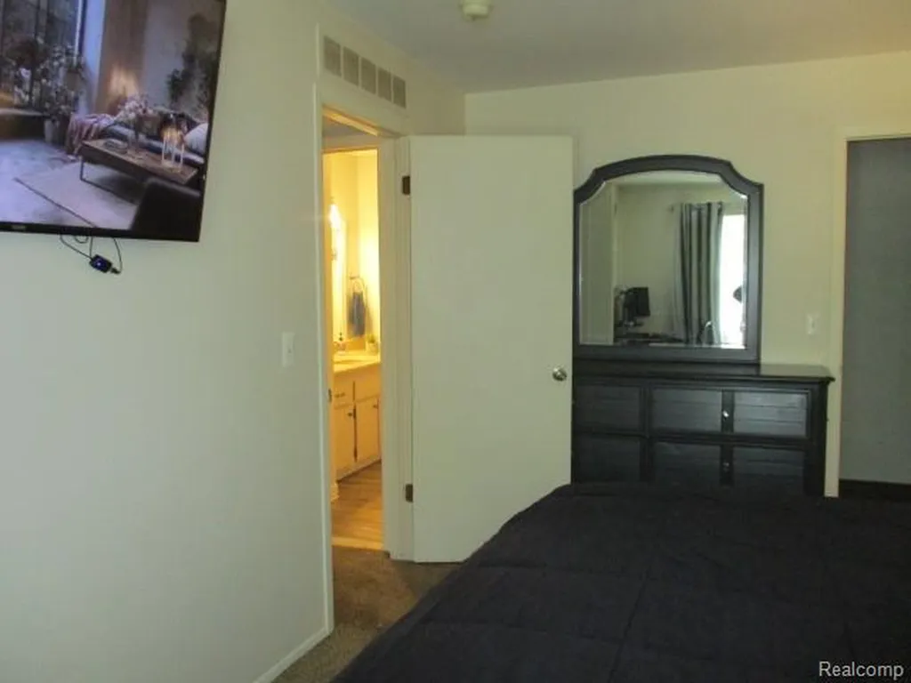 24608 Spring Lane Harrison Charter Township MI 48045